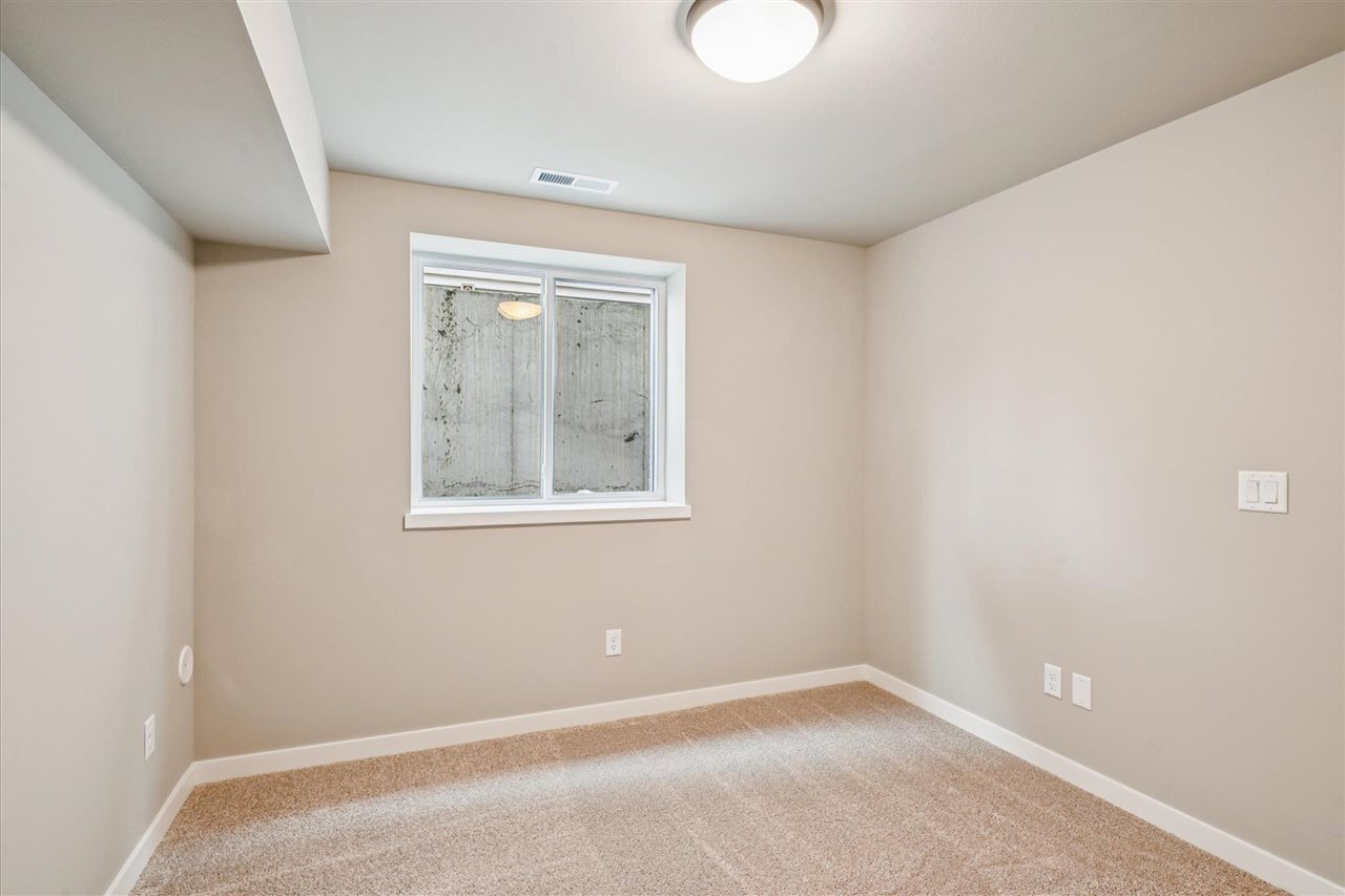 Tallgrass Trl, Solon, IA, 52333