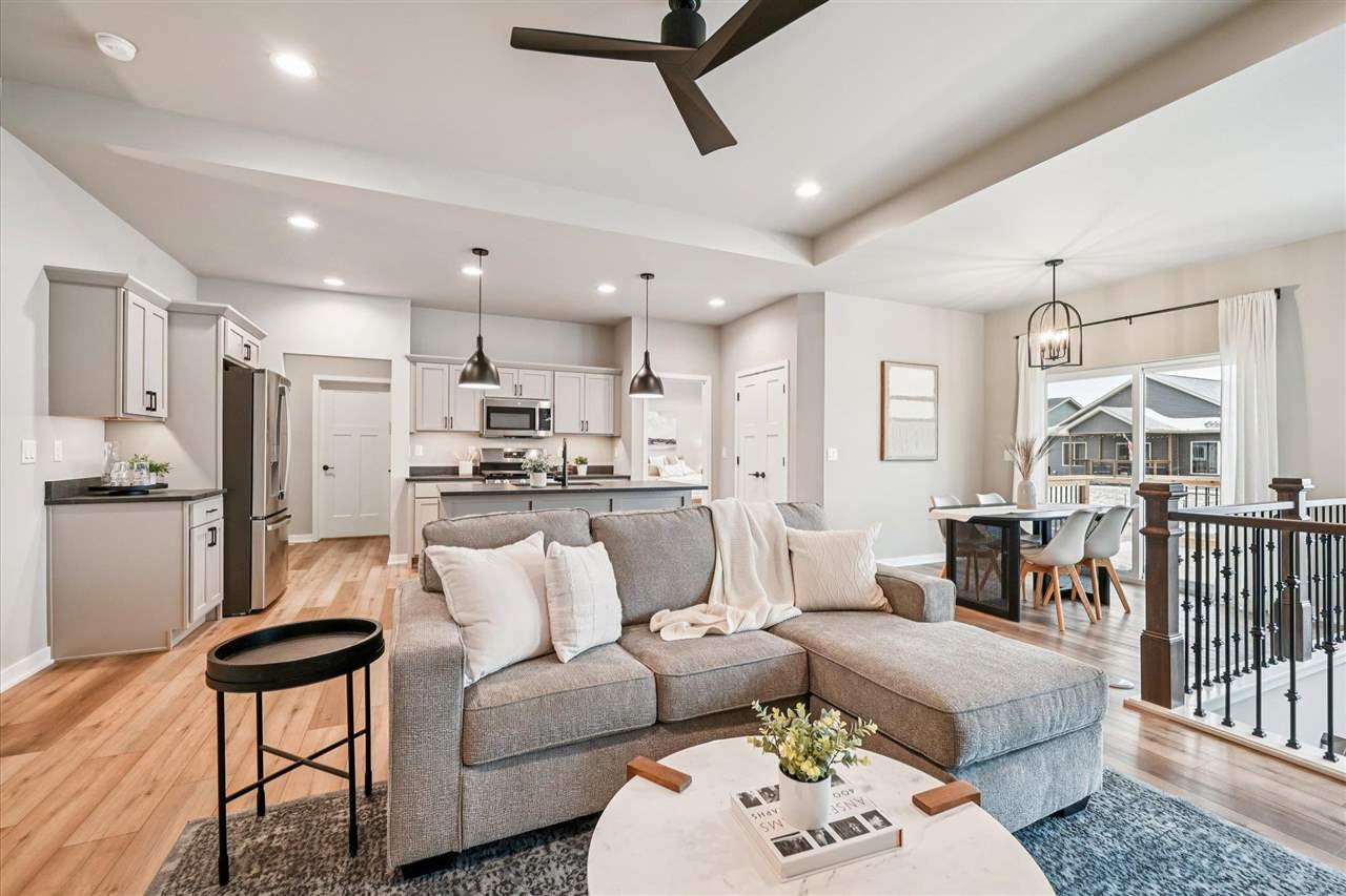 Tallgrass Trl, Solon, IA, 52333