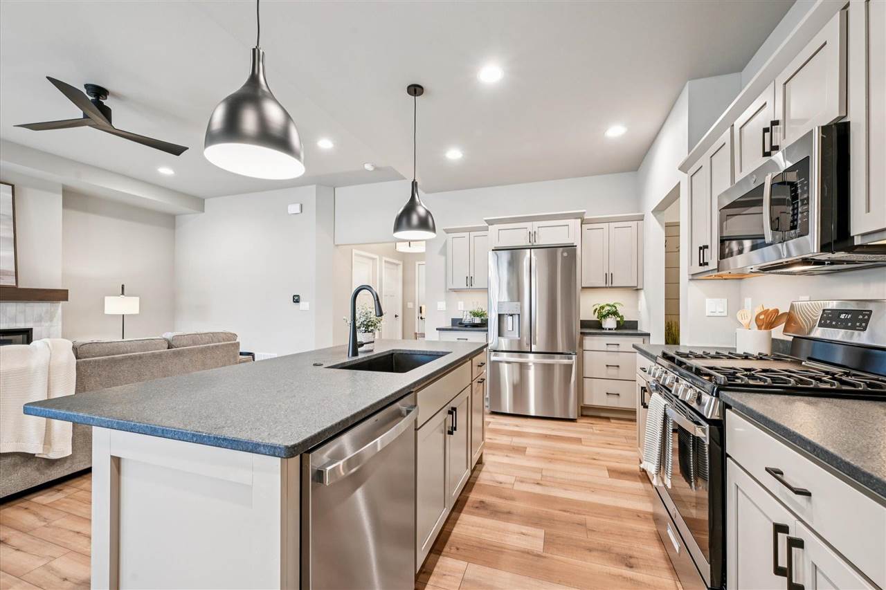 Tallgrass Trl, Solon, IA, 52333