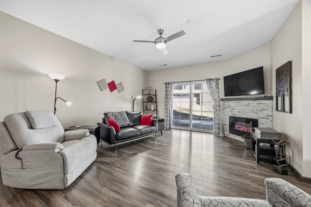 Spring Rose Cir UNIT&nbsp;202, Coralville, IA, 52241