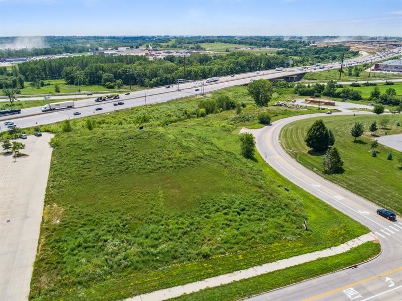 Commerce Dr, Coralville, IA, 52241