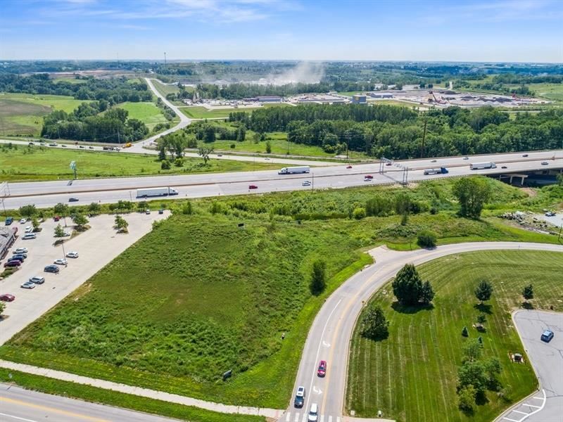 Commerce Dr, Coralville, IA, 52241