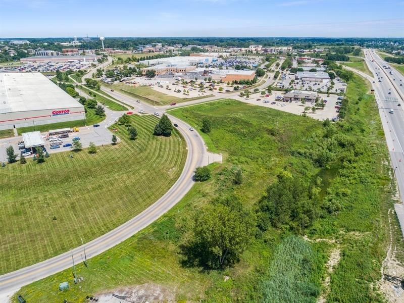 Commerce Dr, Coralville, IA, 52241