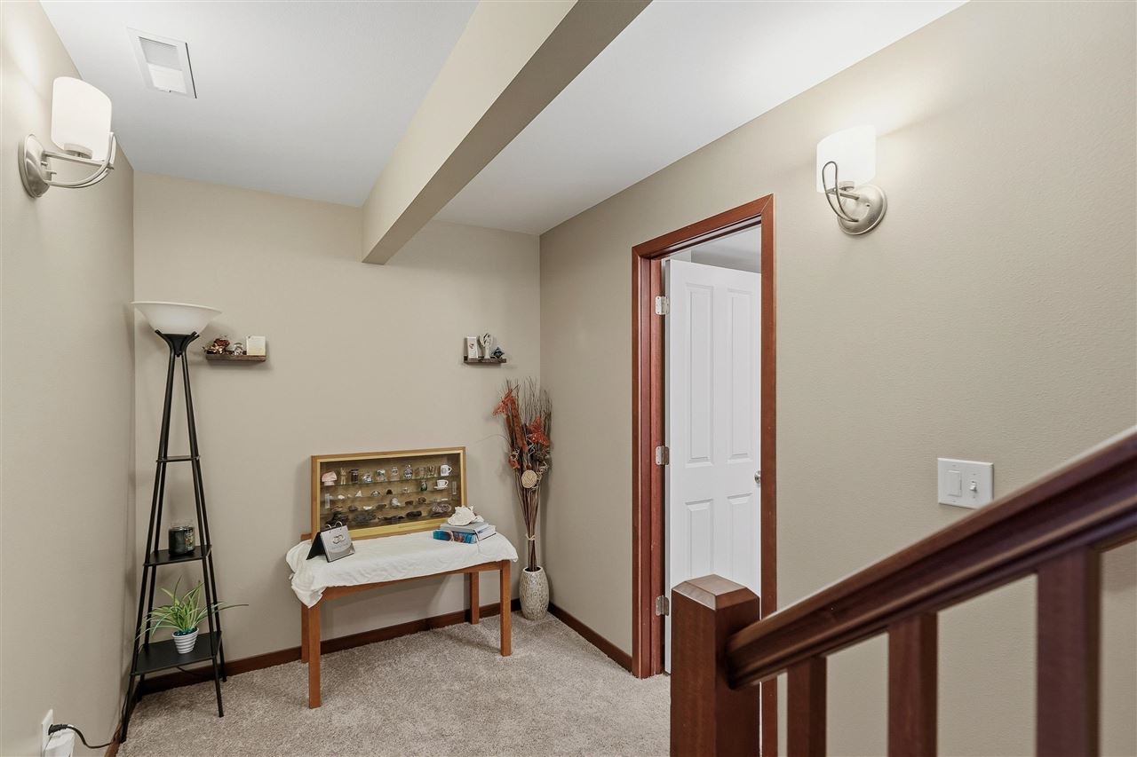 Ryan Cir, Coralville, IA, 52241