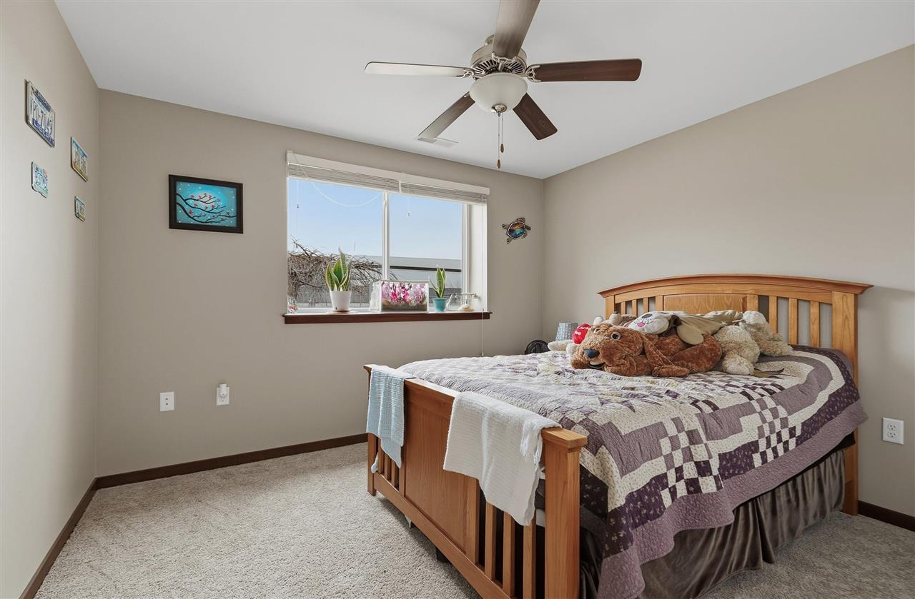 Ryan Cir, Coralville, IA, 52241