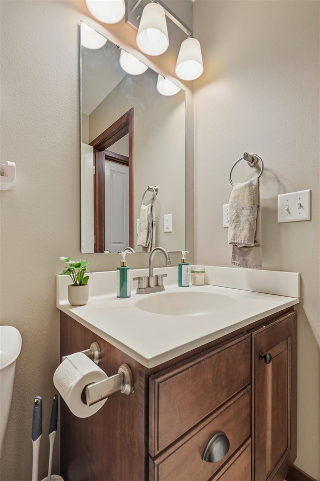 Ryan Cir, Coralville, IA, 52241