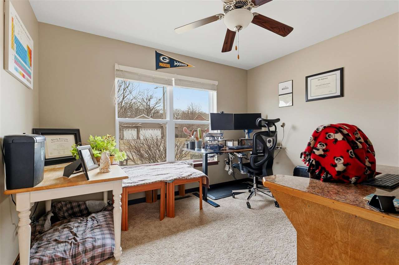 Ryan Cir, Coralville, IA, 52241