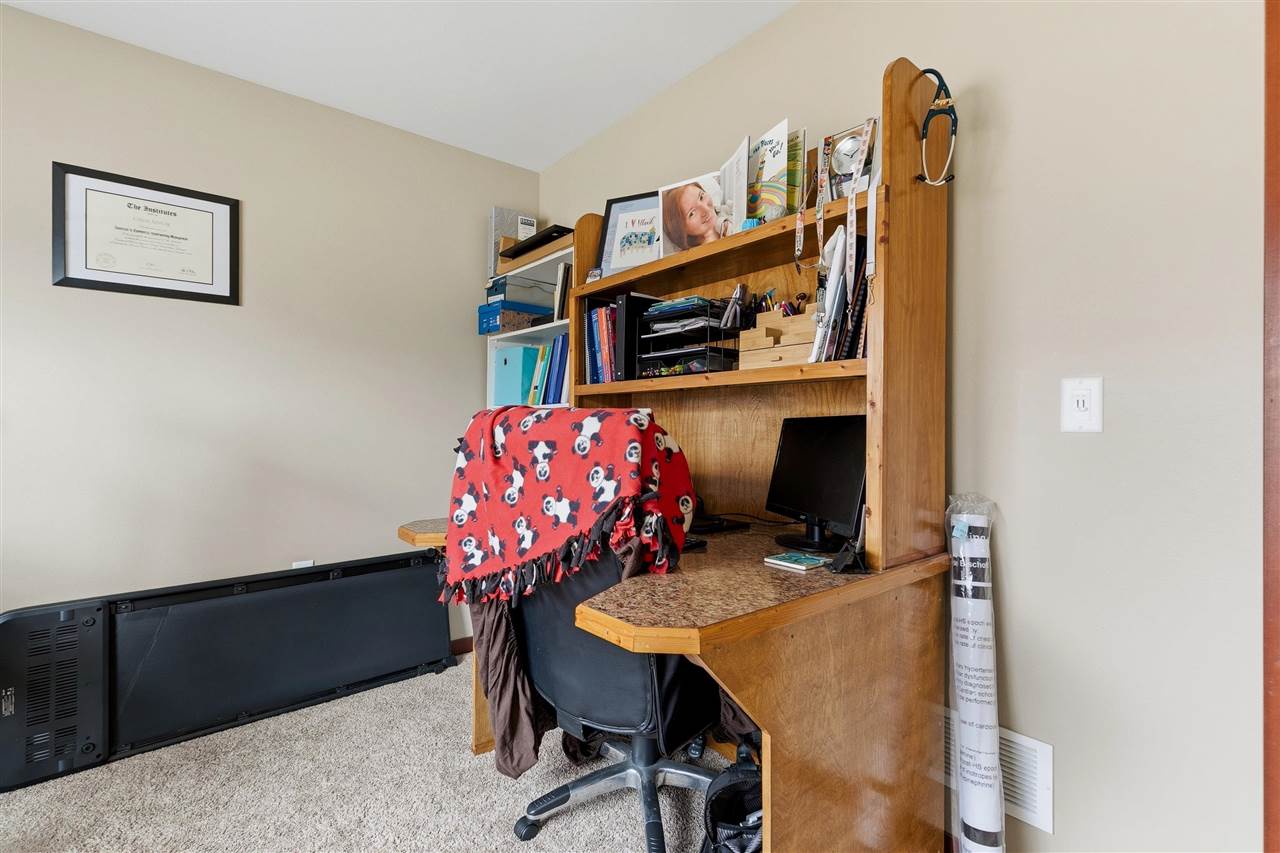 Ryan Cir, Coralville, IA, 52241