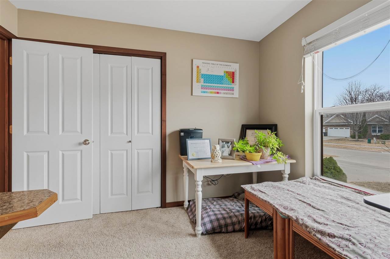 Ryan Cir, Coralville, IA, 52241