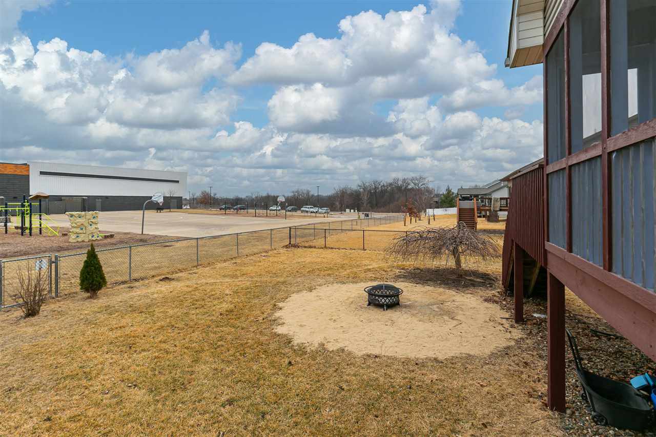 Ryan Cir, Coralville, IA, 52241