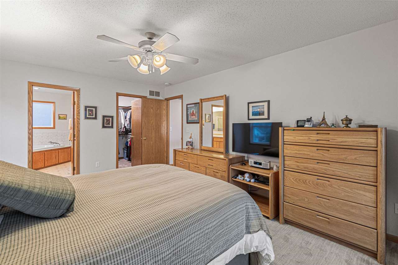 Red Oak Dr, Coralville, IA, 52241