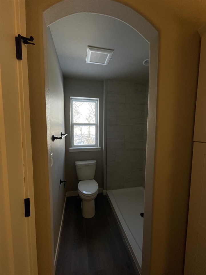 Coquina Ave, Tiffin, IA, 52340