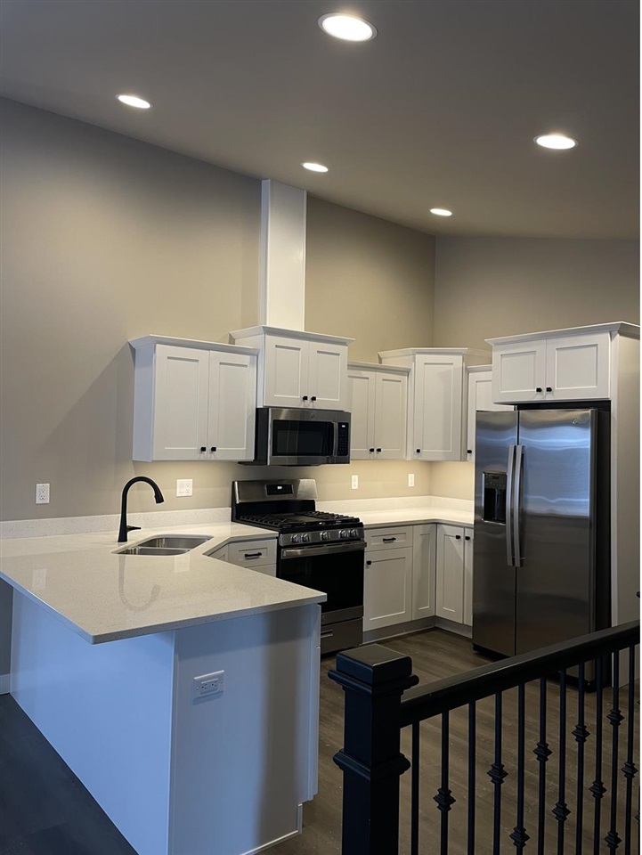 Coquina Ave, Tiffin, IA, 52340