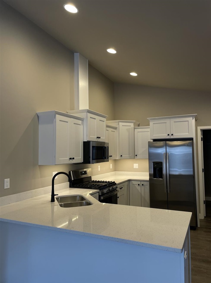 Coquina Ave, Tiffin, IA, 52340