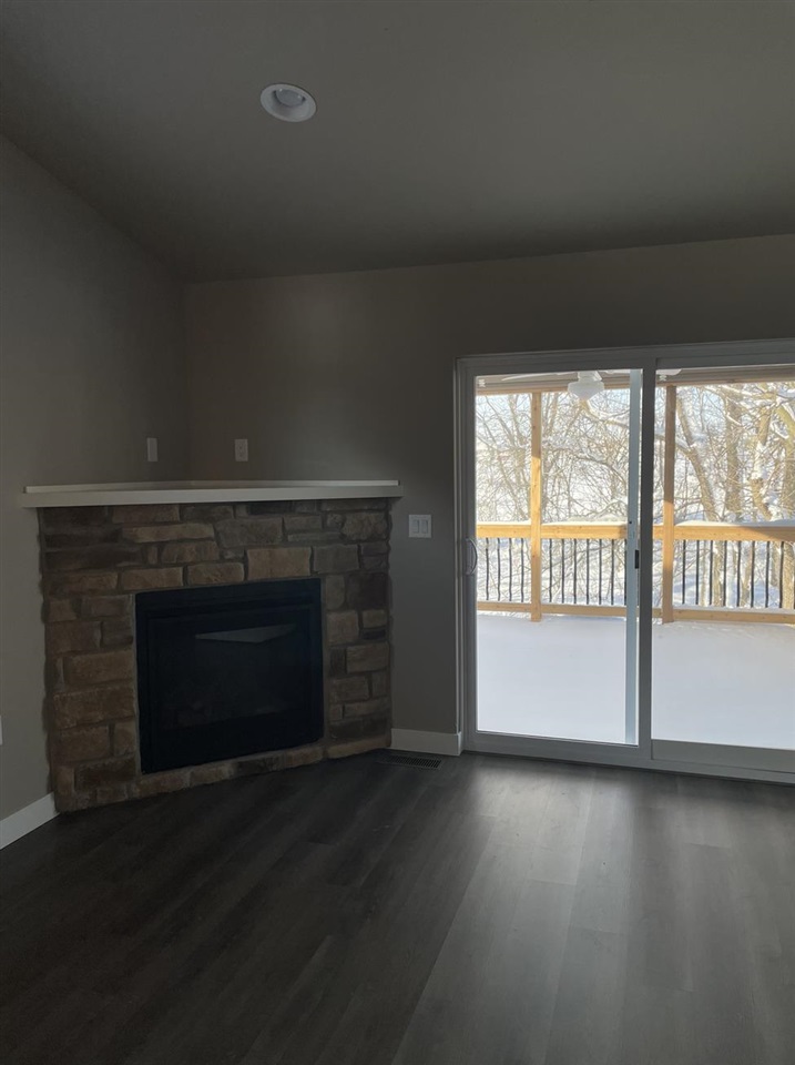 Coquina Ave, Tiffin, IA, 52340