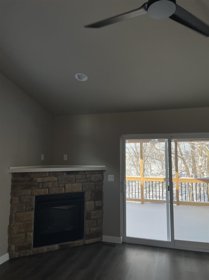 Coquina Ave, Tiffin, IA, 52340