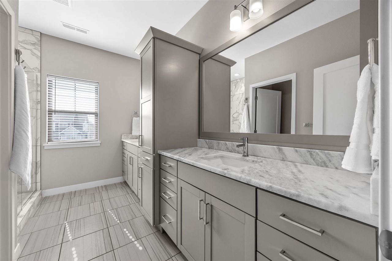 Highland Park Ave, Coralville, IA, 52241