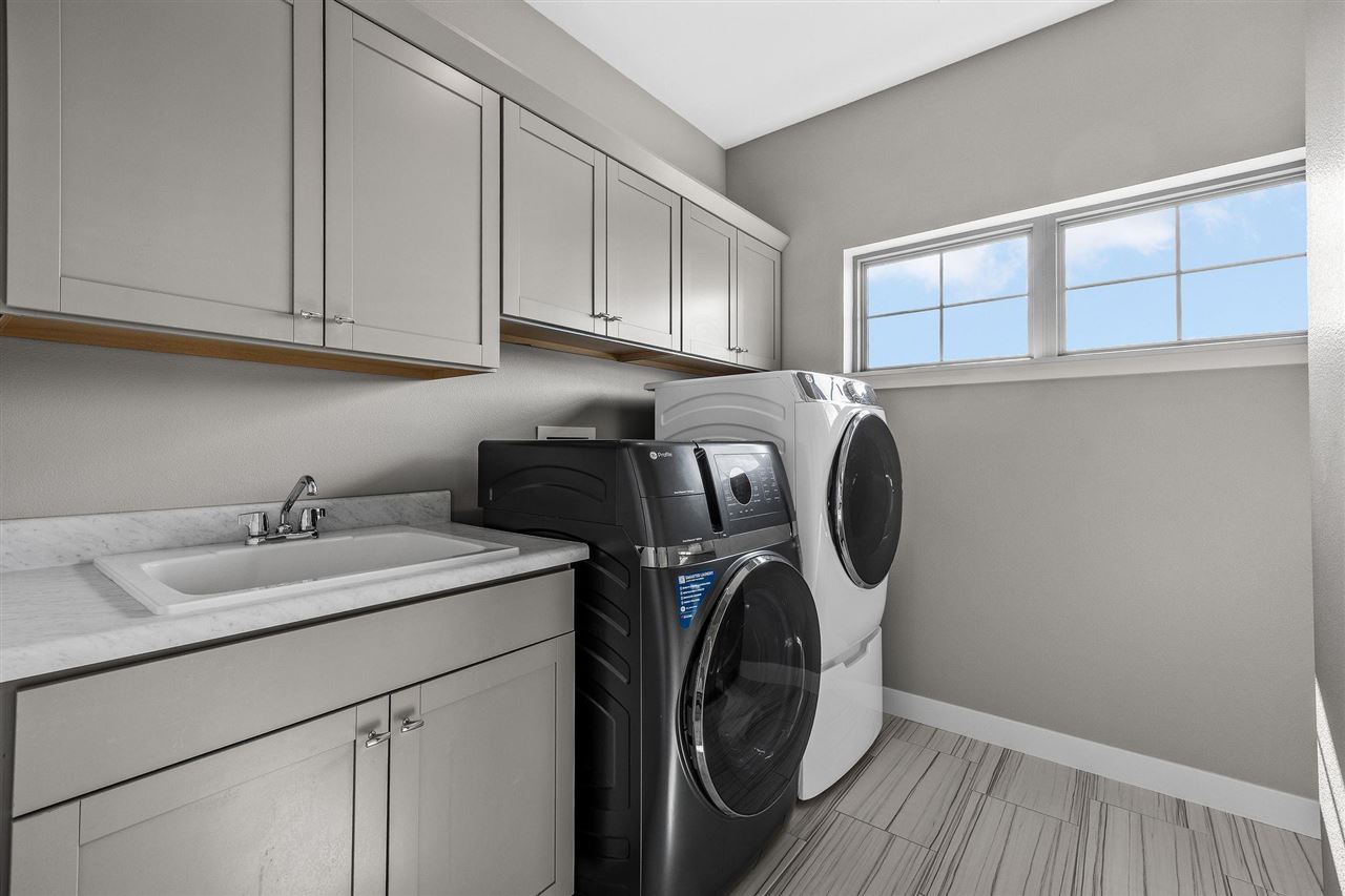 Highland Park Ave, Coralville, IA, 52241