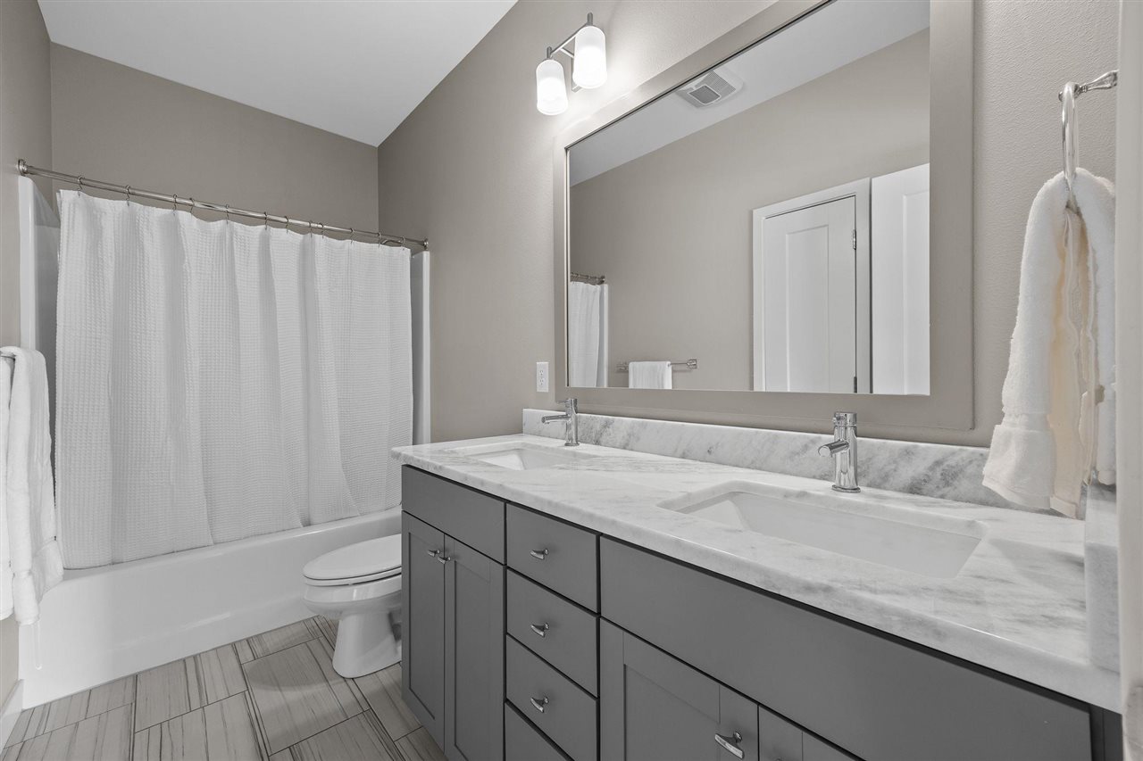 Highland Park Ave, Coralville, IA, 52241