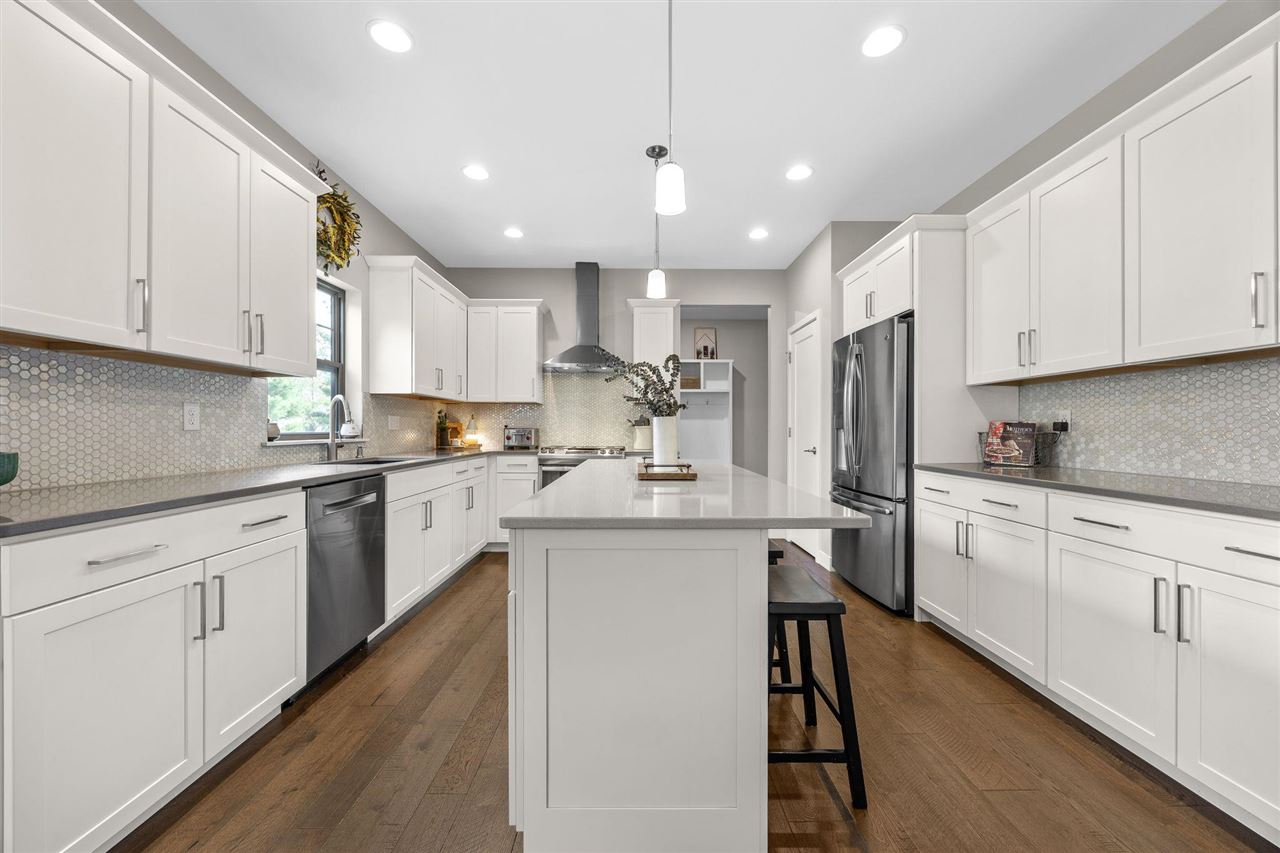 Highland Park Ave, Coralville, IA, 52241