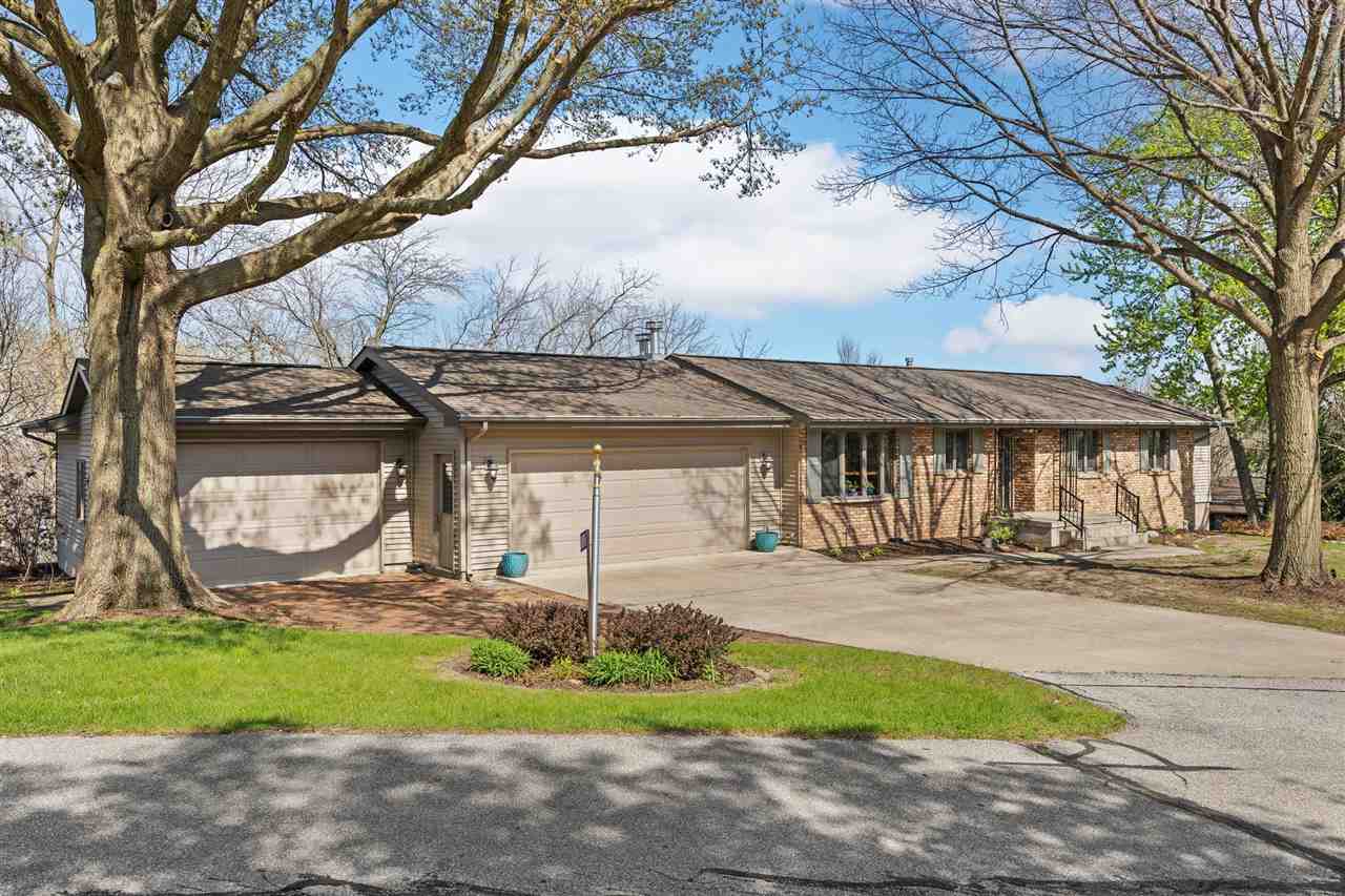 Sunset Dr Ne, Solon, IA, 52333