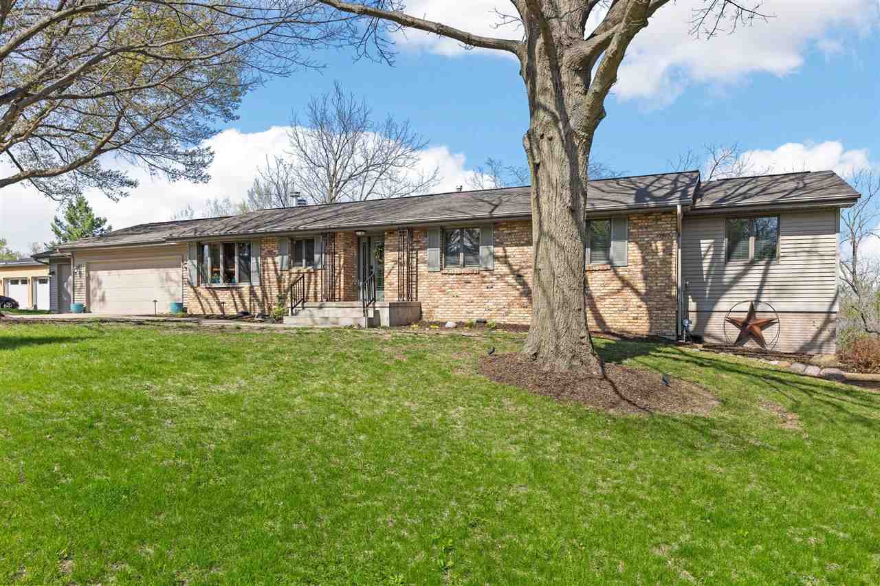 Sunset Dr Ne, Solon, IA, 52333