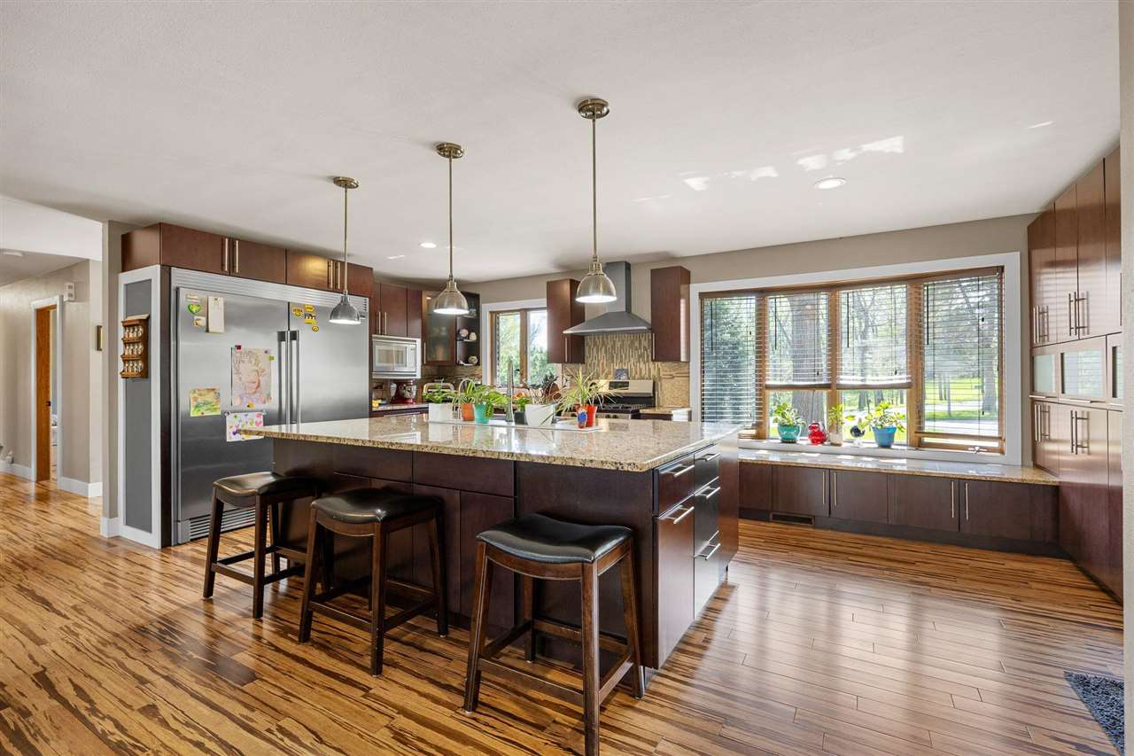 Sunset Dr Ne, Solon, IA, 52333