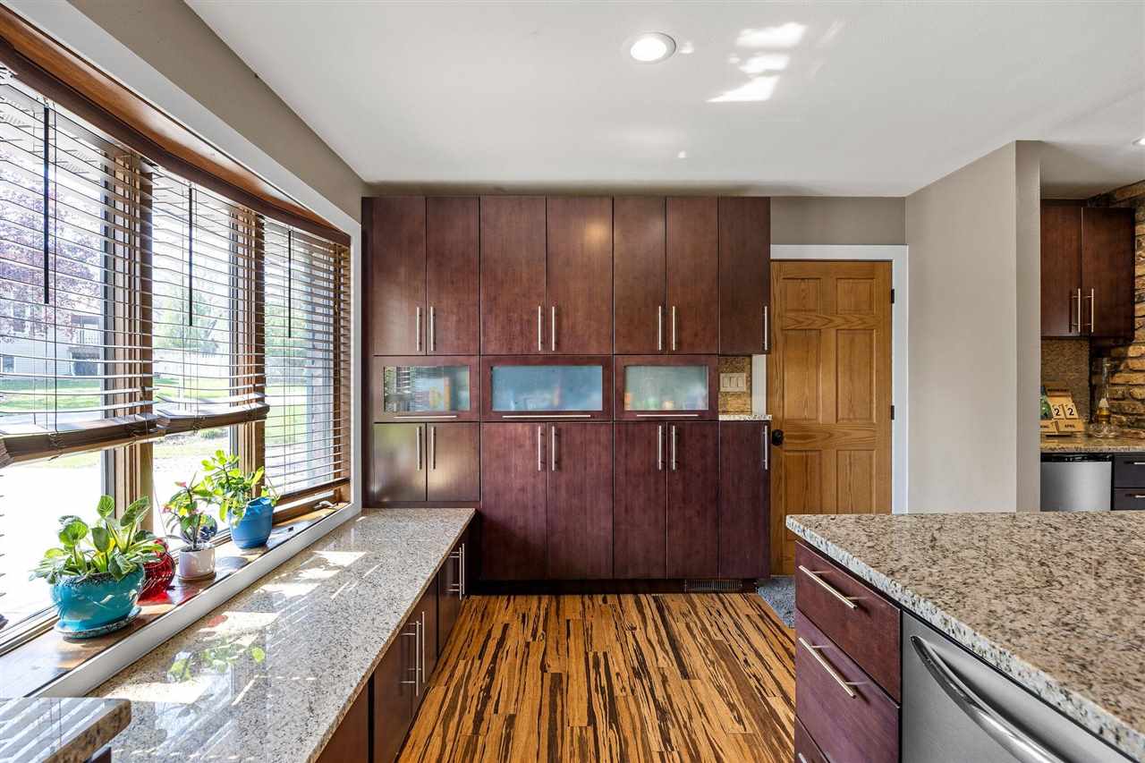 Sunset Dr Ne, Solon, IA, 52333