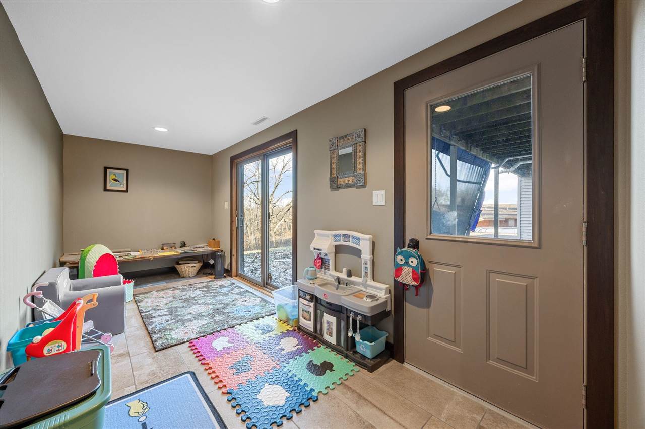 Sunset Dr Ne, Solon, IA, 52333
