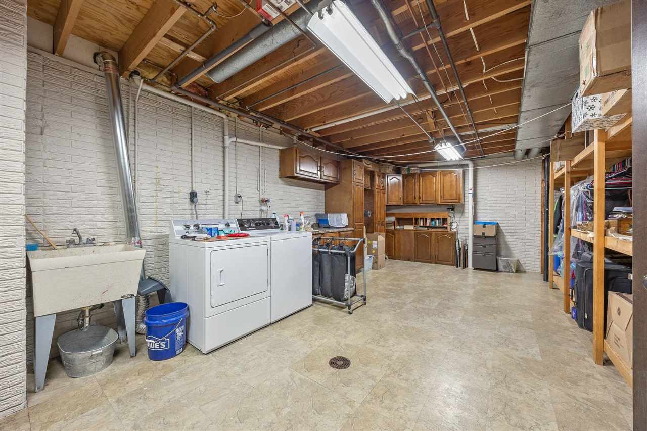 Sunset Dr Ne, Solon, IA, 52333