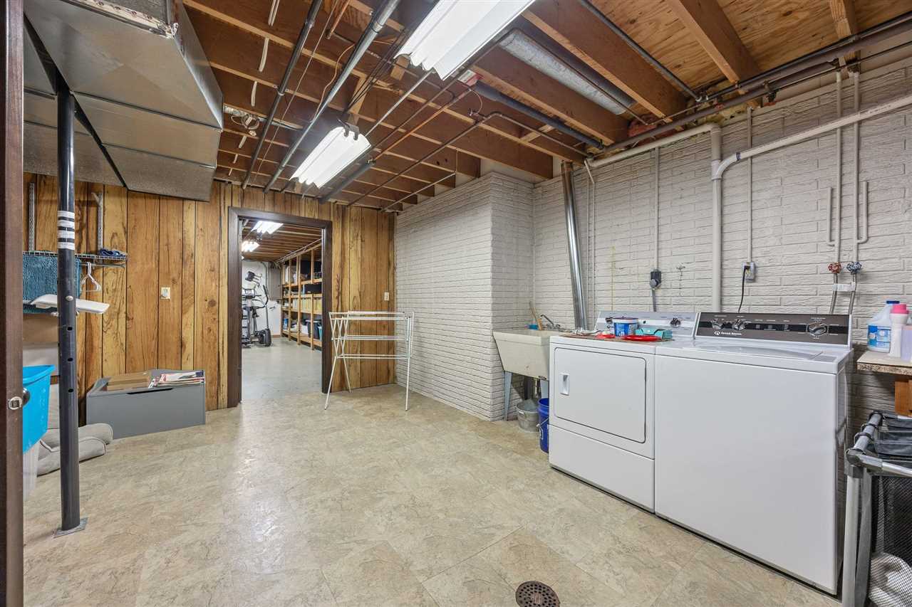 Sunset Dr Ne, Solon, IA, 52333