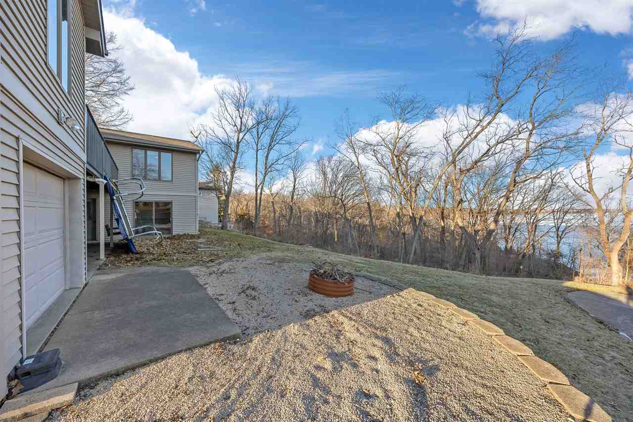 Sunset Dr Ne, Solon, IA, 52333