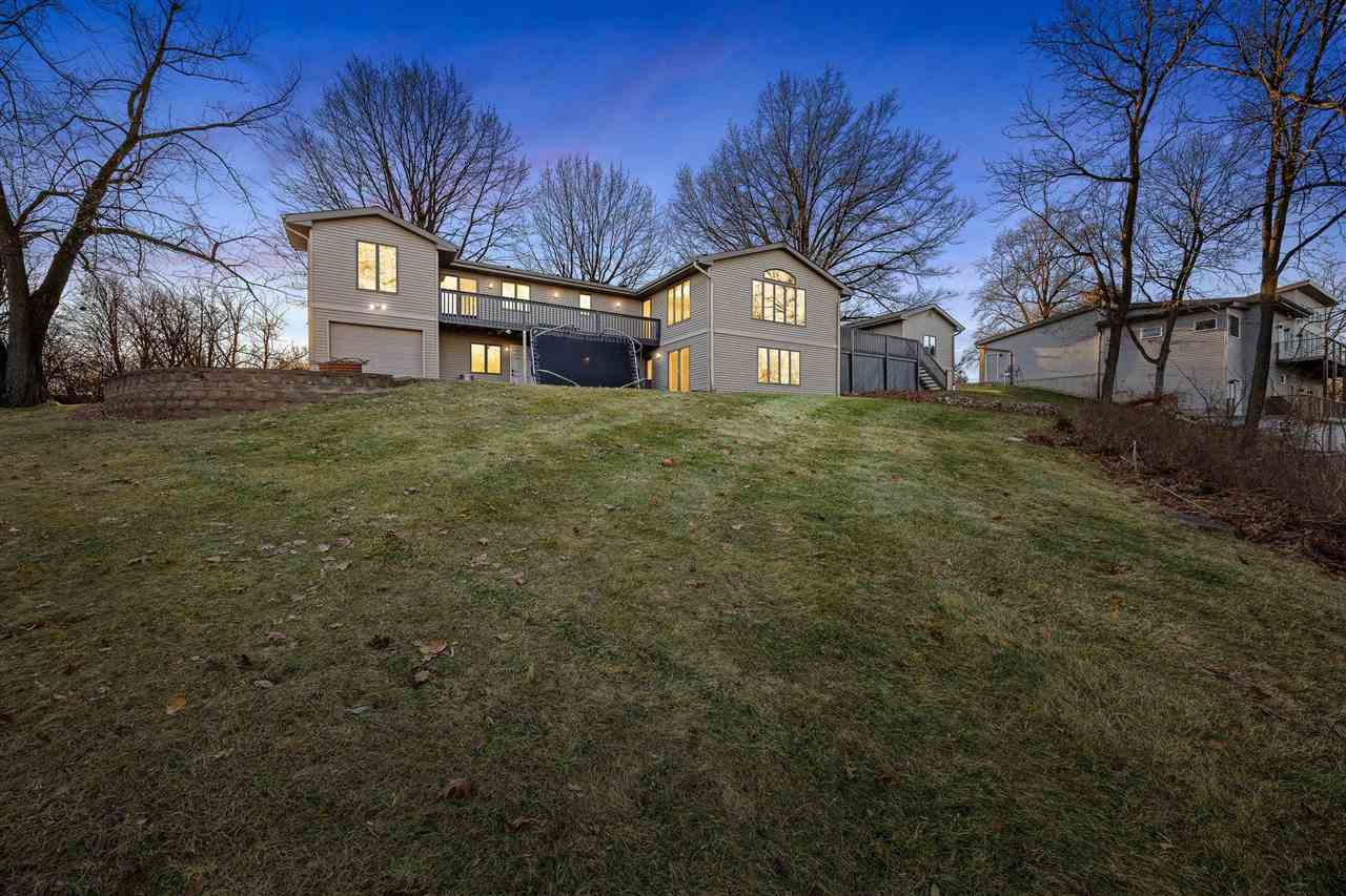 Sunset Dr Ne, Solon, IA, 52333