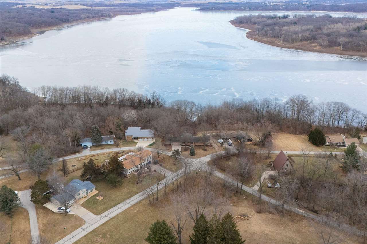 Sunset Dr Ne, Solon, IA, 52333