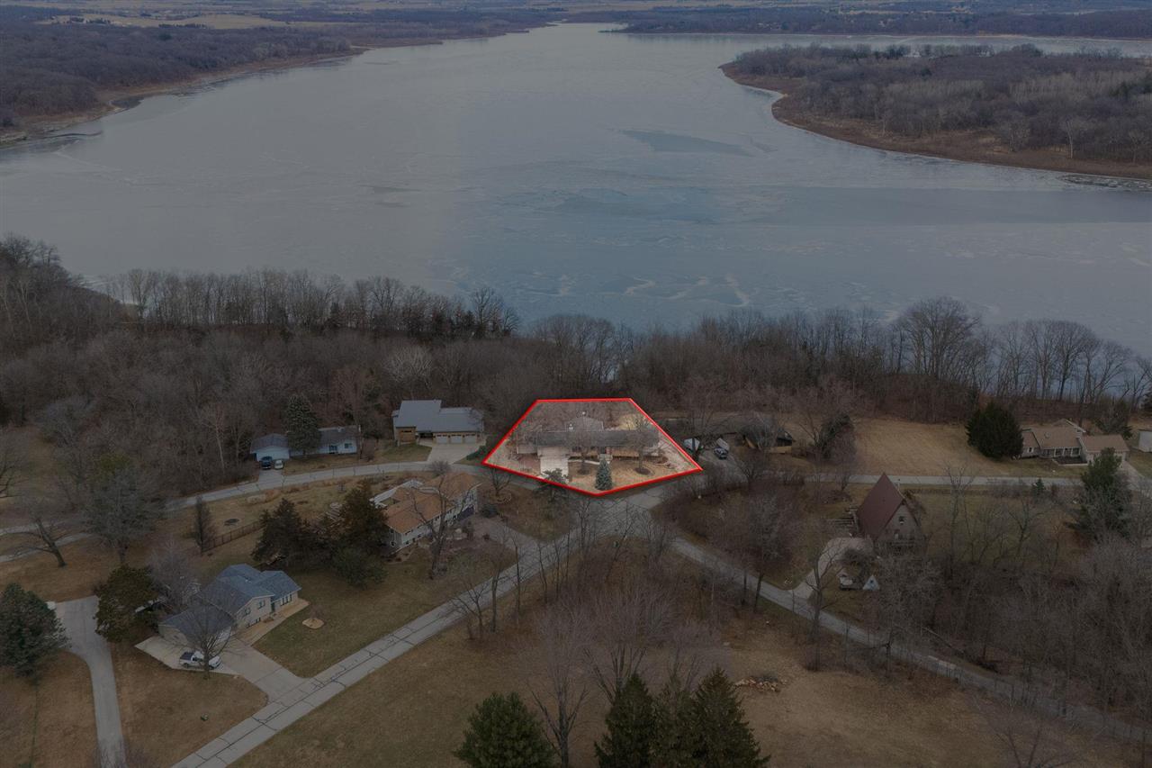 Sunset Dr Ne, Solon, IA, 52333