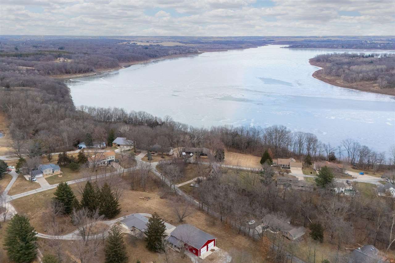 Sunset Dr Ne, Solon, IA, 52333