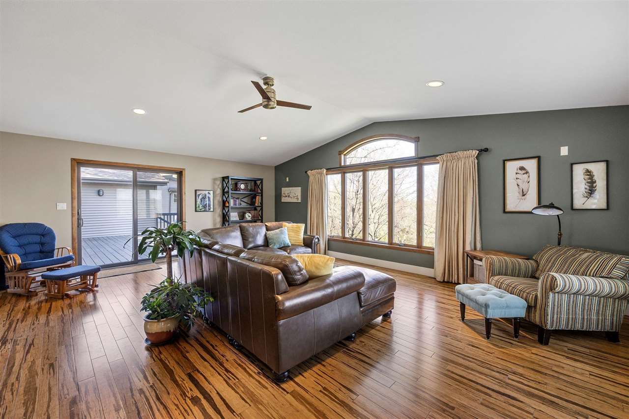 Sunset Dr Ne, Solon, IA, 52333