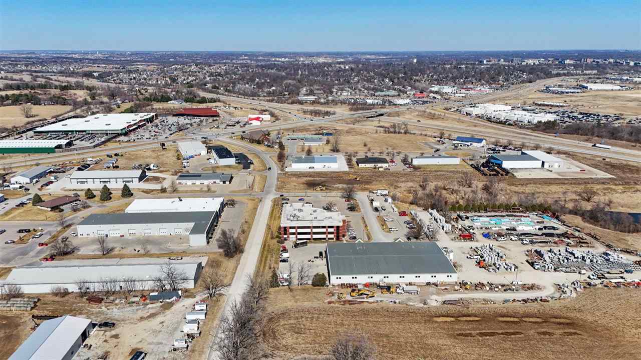 2937 Sierra Ct SW #3rd Floor - Middle Suite IowaCity IA 52240