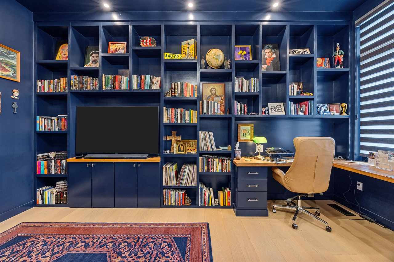 Property Photo 23