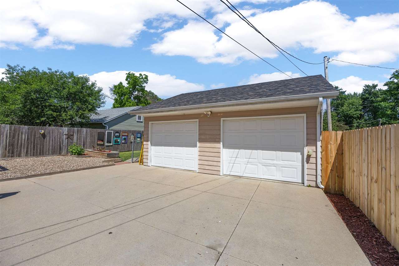 Property Photo 25