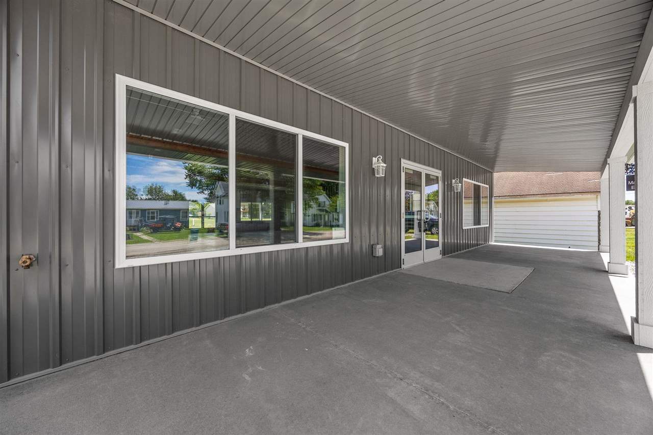 1660 Main St Ely IA 52227-0000