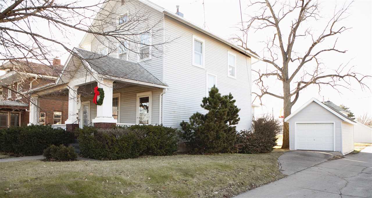 315 S Iowa Ave Washington IA 52353