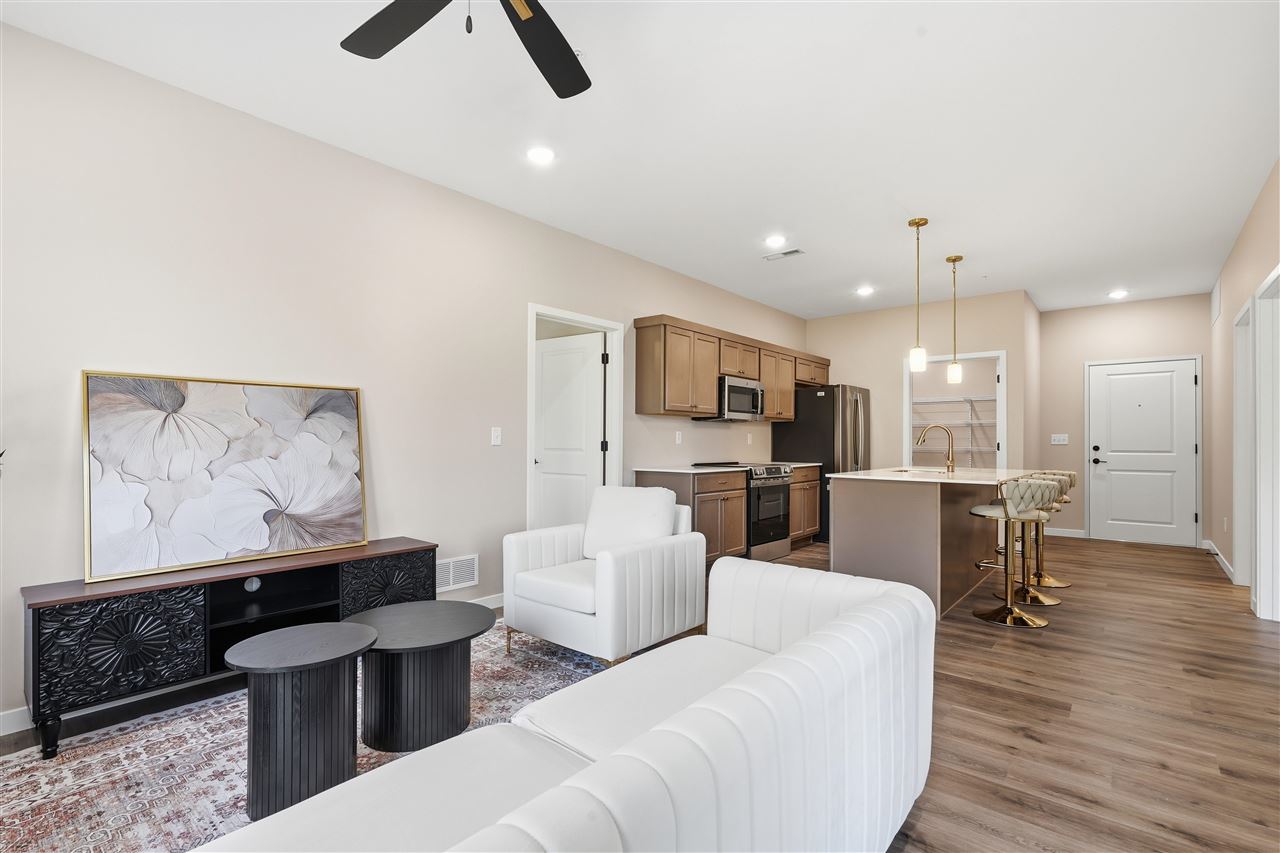 4425 Deer Creek Rd 301-304