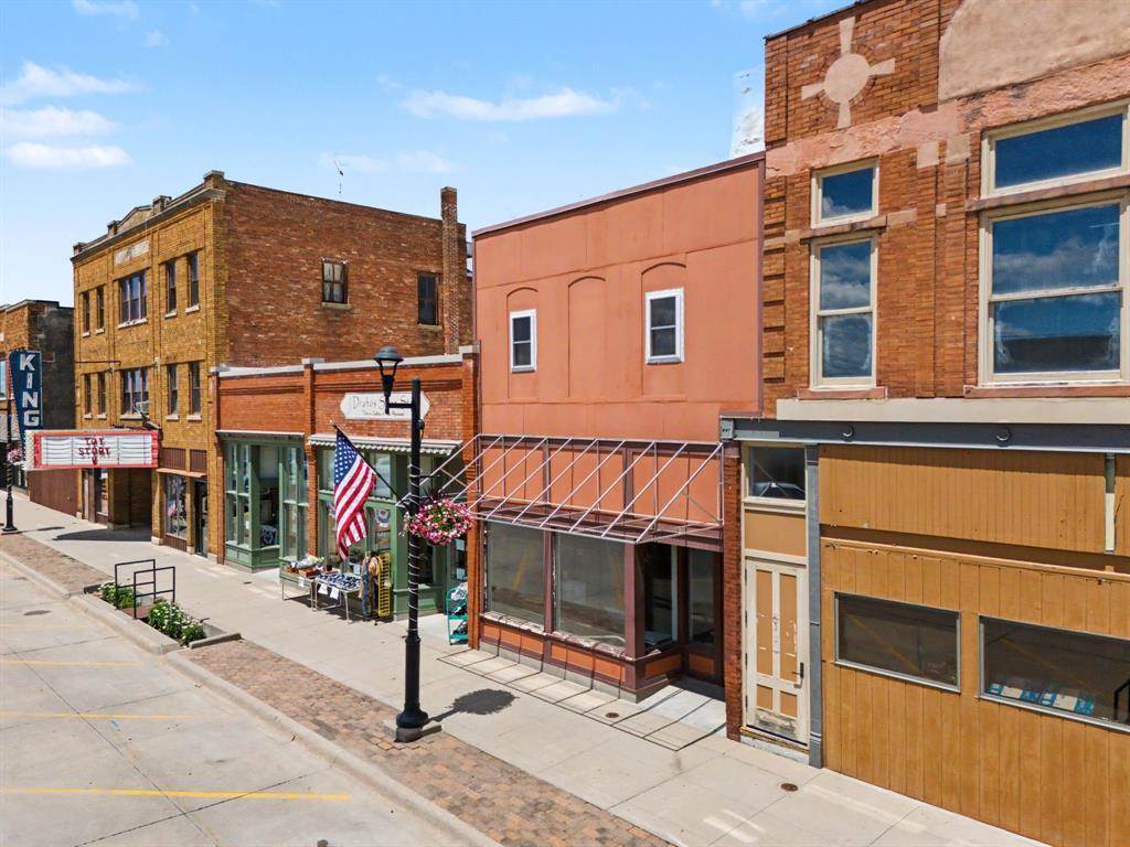 726 12th St BellePlaine IA 52208