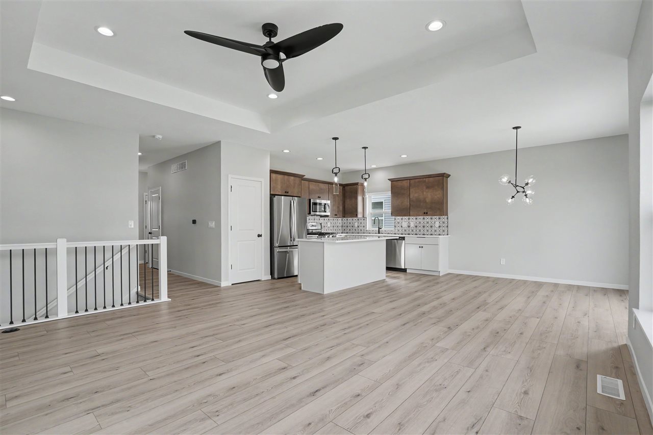 1280 Sand Prairie Dr.