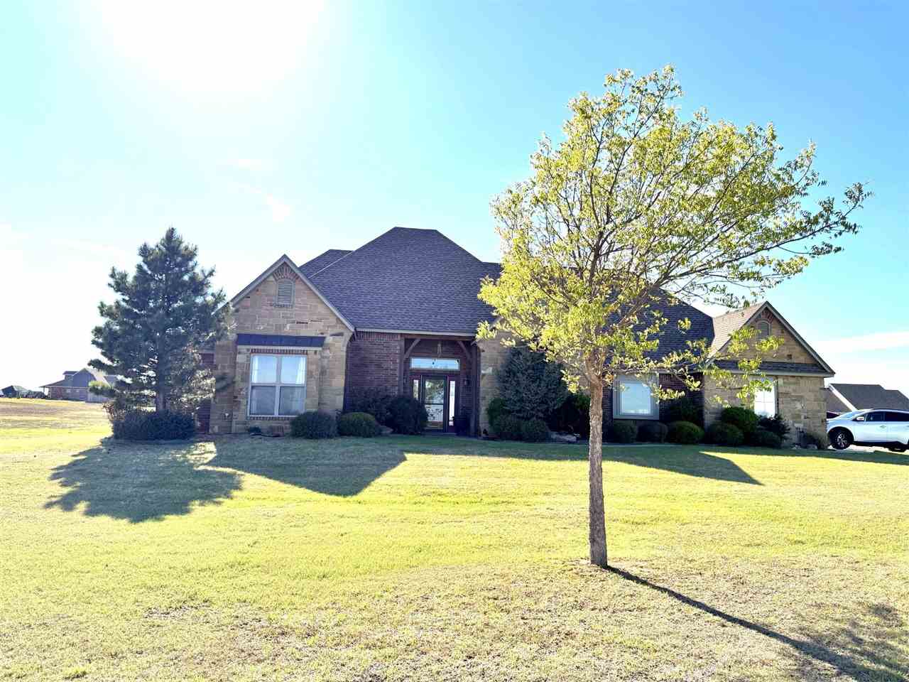 160 West Lake Dr., Medicine Park, OK, 73557