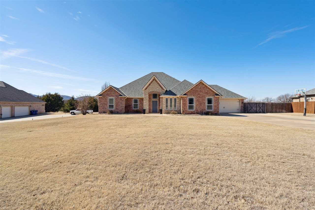 160 West Lake Dr., Medicine Park, OK, 73557