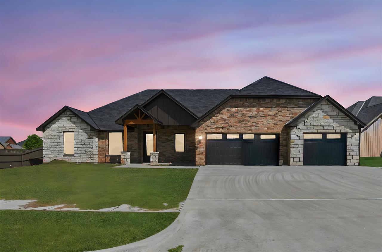 160 West Lake Dr., Medicine Park, OK, 73557