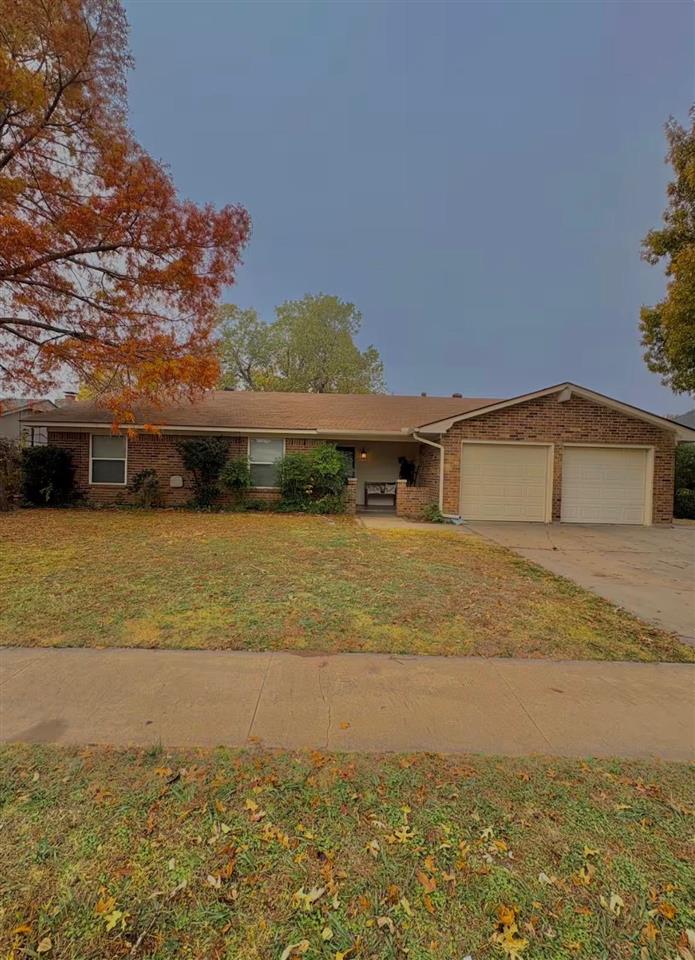 2304 NW Nottingham Dr, Lawton, OK, 73505-3106