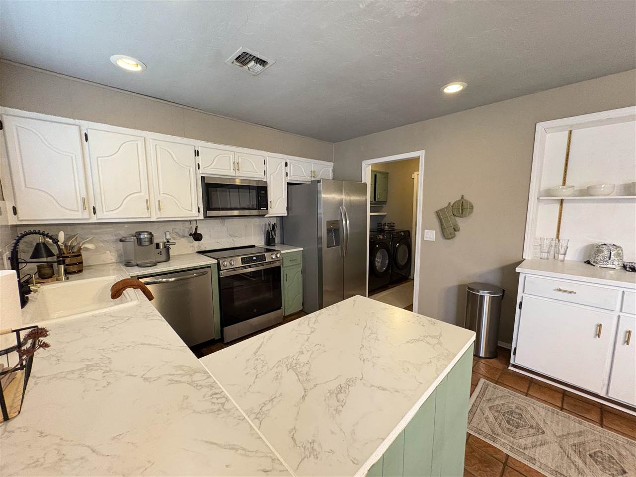 2304 NW Nottingham Dr, Lawton, OK, 73505-3106